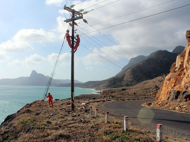 Expanding national grid from Soc Trang province to Con Dao Island via submarine cables
